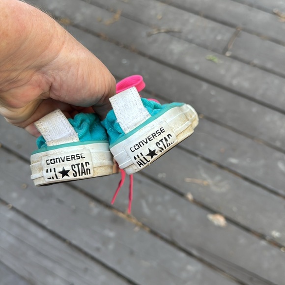 Converse girls teal and pink sneakers size 1 - Picture 5 of 7